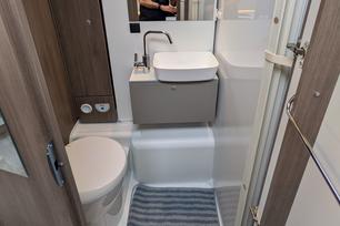 Carado T338 Ford Trail Edition Badezimmer 