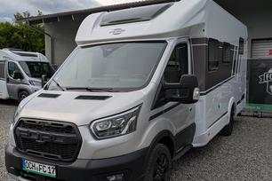 Carado T338 Ford Trail Edition von vorne rechts