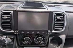 Carado T328 Cockpit mit Navi